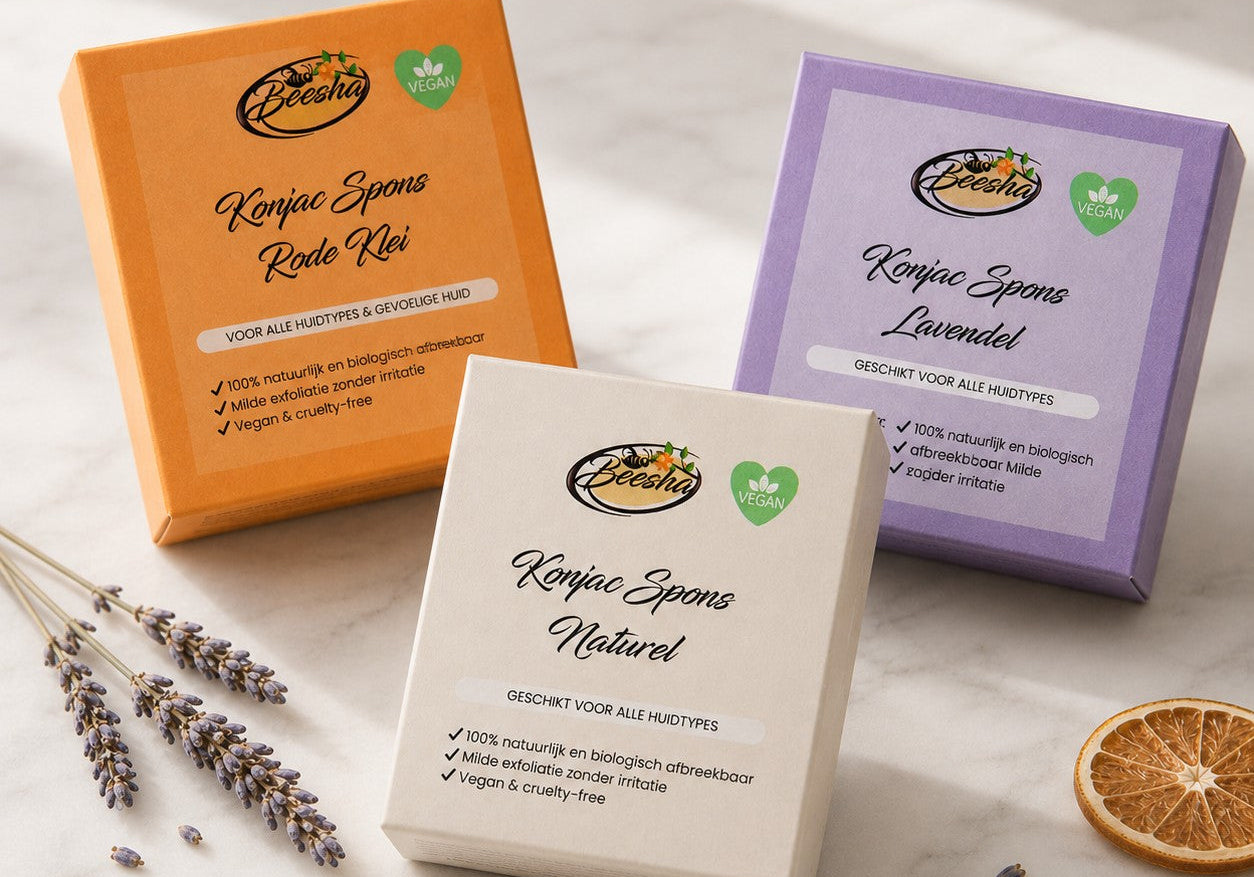 Drie doosjes Beesha konjac sponzen: rode klei, lavendel en naturel