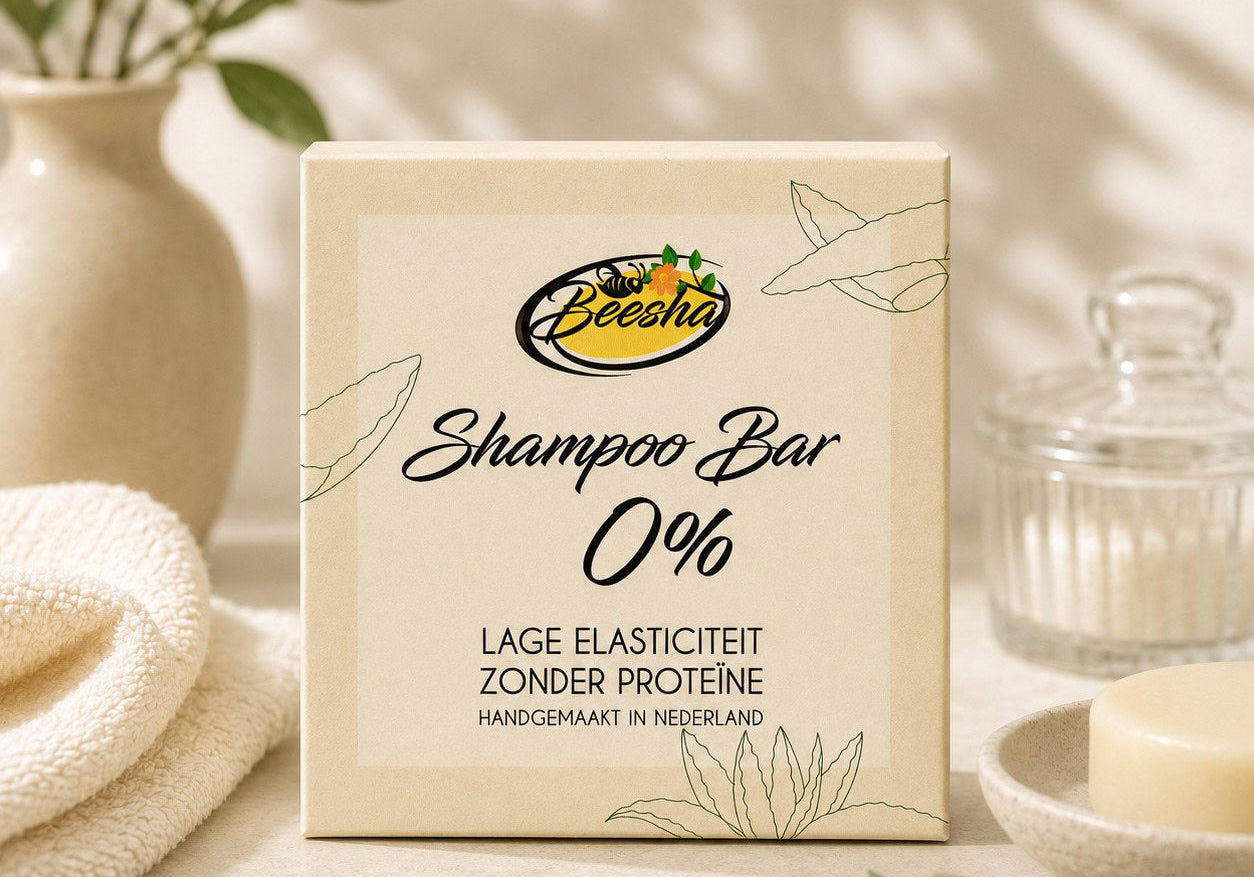 Doosje Beesha Shampoo Bar 0% op tafel met handdoek en zeepschaal